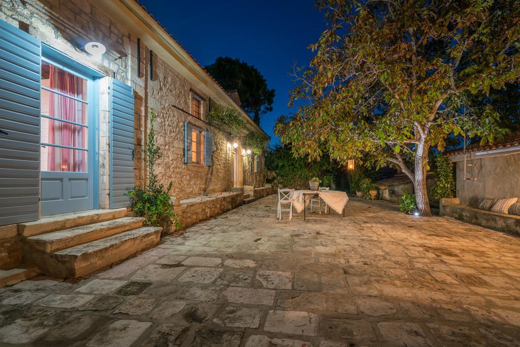 Bratis Holiday Home Kallithea  Exterior photo