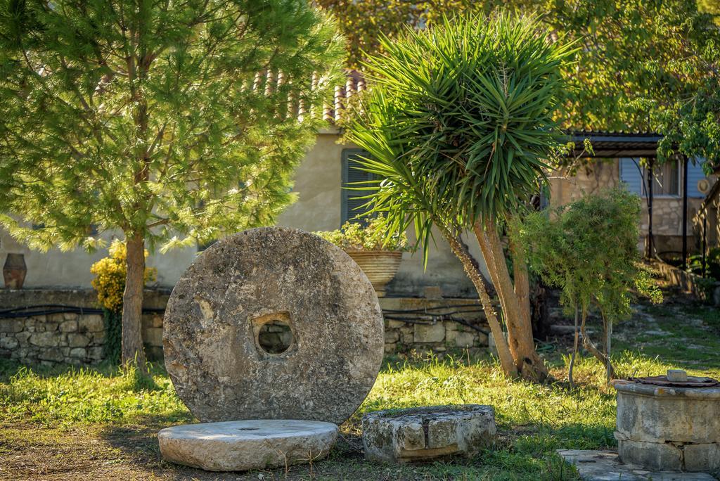 Bratis Holiday Home Kallithea  Exterior photo