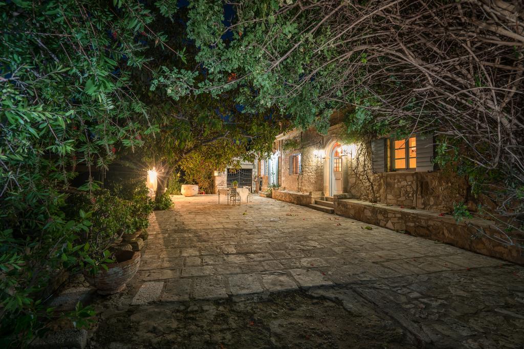 Bratis Holiday Home Kallithea  Exterior photo